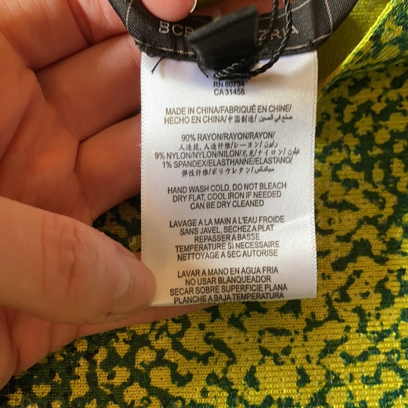 NWT BCBG MaxAzria green snakeskin sequin miniskirt - Picture 6 of 6